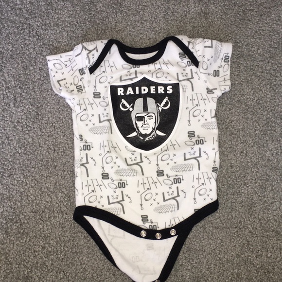 3 Baby Raiders - Picture 2 of 8